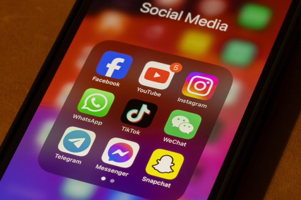 see who owns an email address via social media